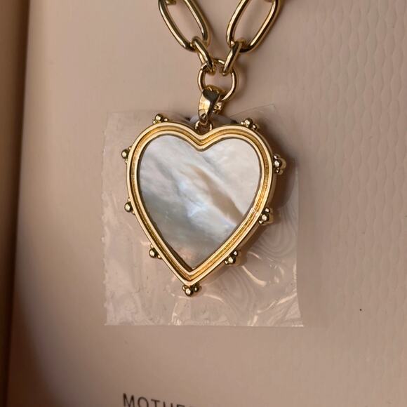 Camila Coelho Heart Pendant Necklace Mother of Pearl Gold Chain 16”+2” - Picture 3 of 4